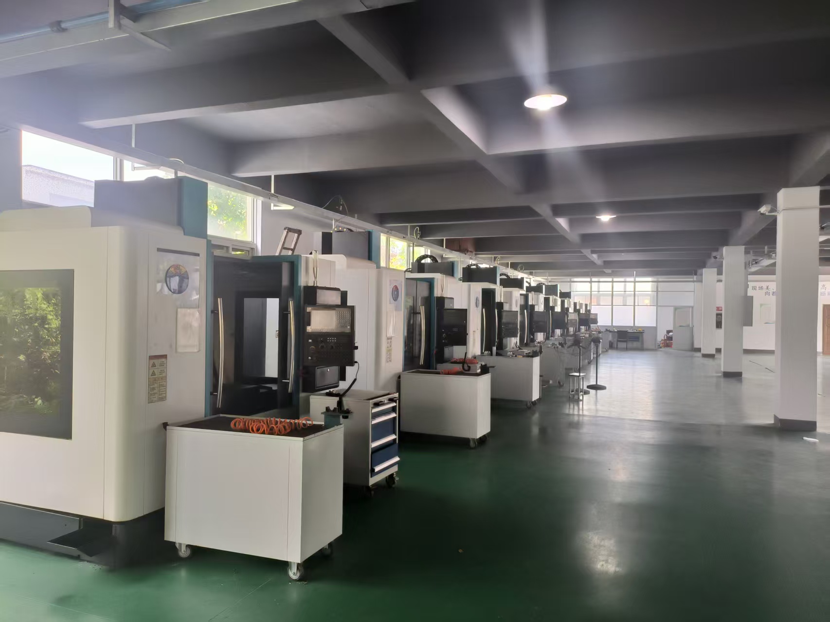 德祐模型工程师与精密加工